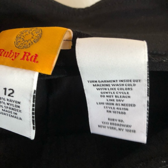 Ruby Road Black capris - Picture 2 of 3